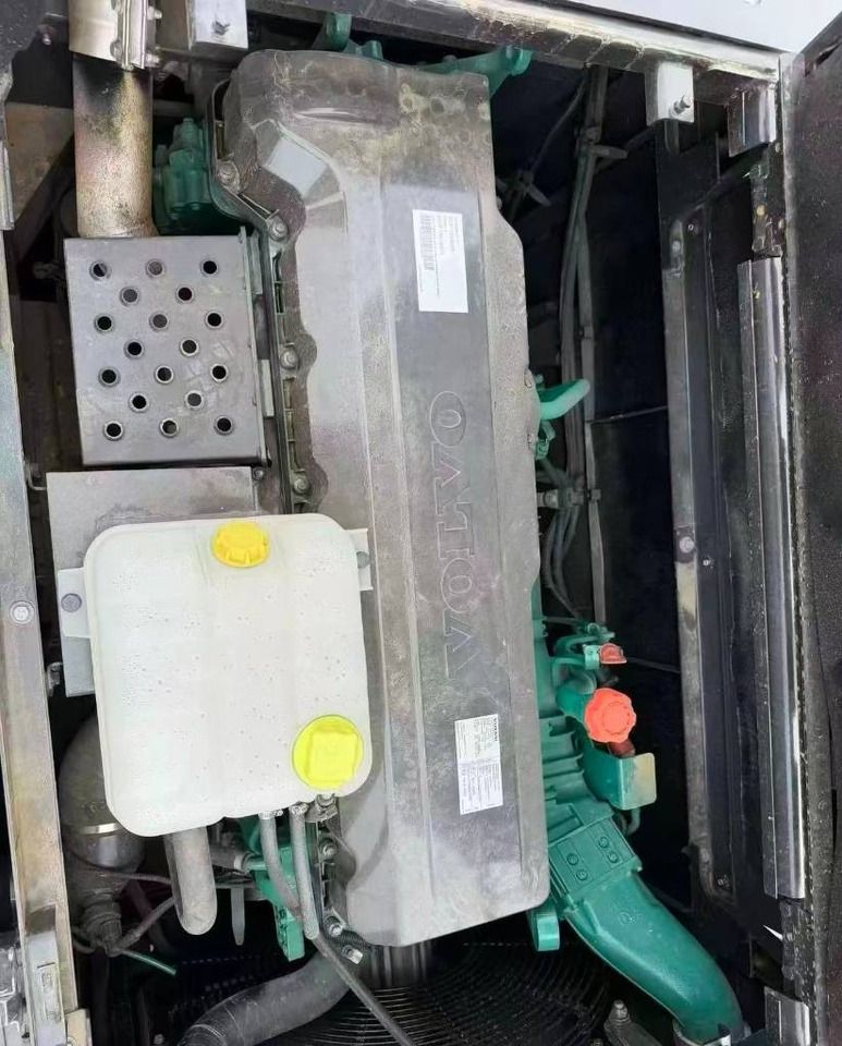 2025 Volvo EC380 crawler excavator engine compartment view 2025 Volvo EC380 crawler excavator engine compartment view