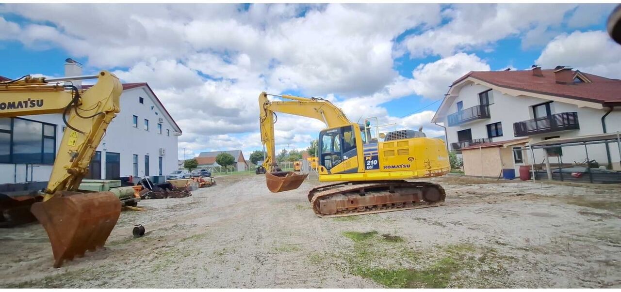 Komatsu PC210LC-10 crawler excavator, side view