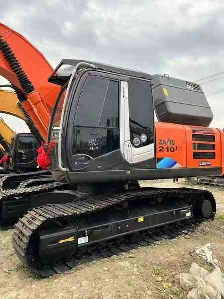 2023 Hitachi Zaxis 210 Crawler Excavator side view 2023 Hitachi Zaxis 210 Crawler Excavator side view