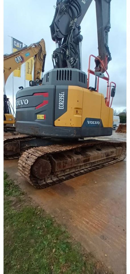 2019 Volvo ECR235EL crawler excavator rear view 2019 Volvo ECR235EL crawler excavator rear view