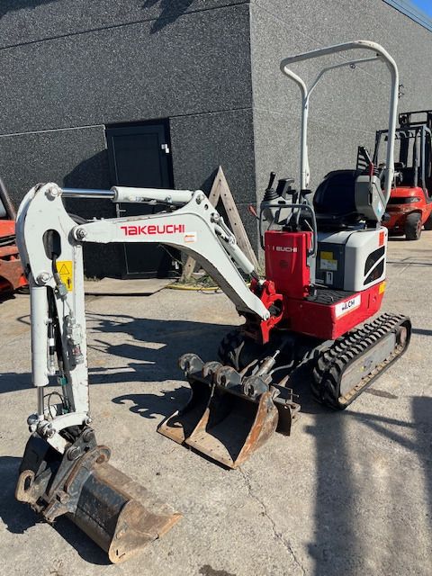 2023 Takeuchi TB210R mini excavator, side view 2023 Takeuchi TB210R mini excavator, side view