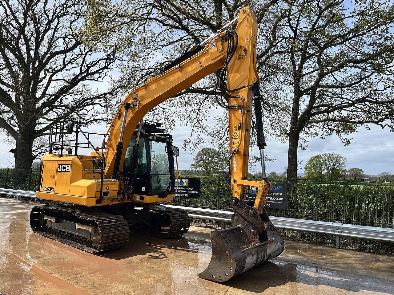2023 JCB 140X LC crawler excavator, side view 2023 JCB 140X LC crawler excavator, side view