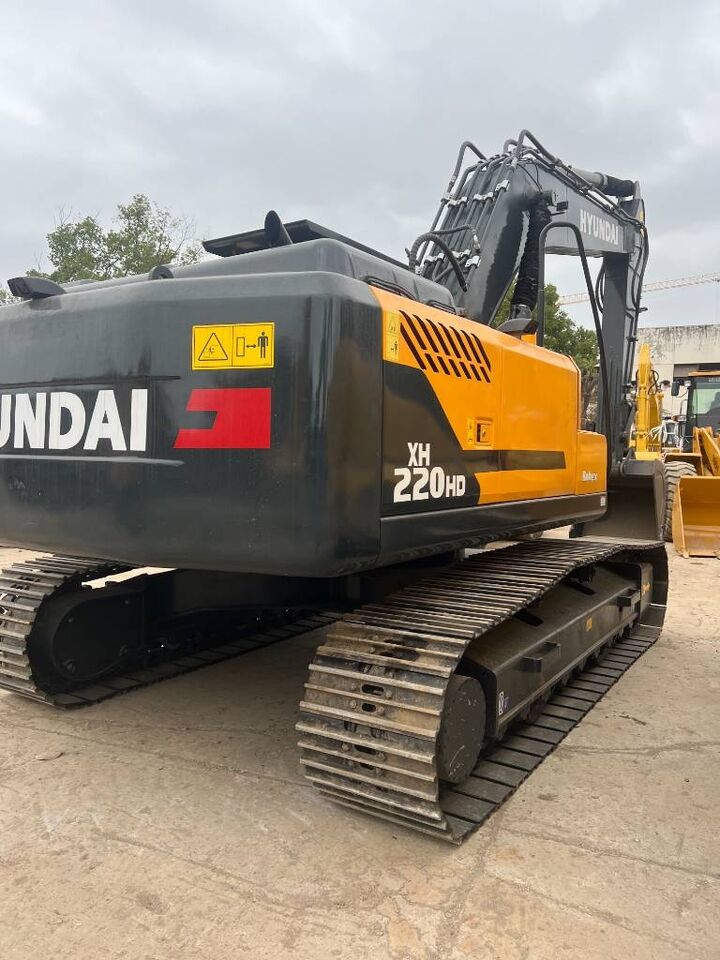 2024 Hyundai XH 220HD crawler excavator rear three-quarter view 2024 Hyundai XH 220HD crawler excavator rear three-quarter view