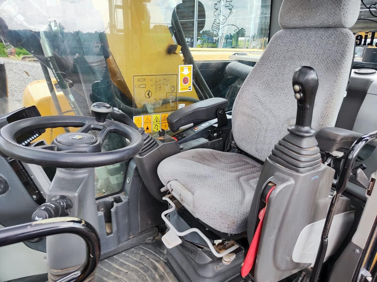 2018 Caterpillar M316F wheel excavator interior cab view