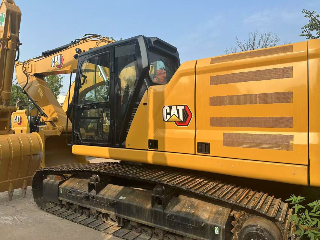 2022 Caterpillar 330GC crawler excavator side profile view