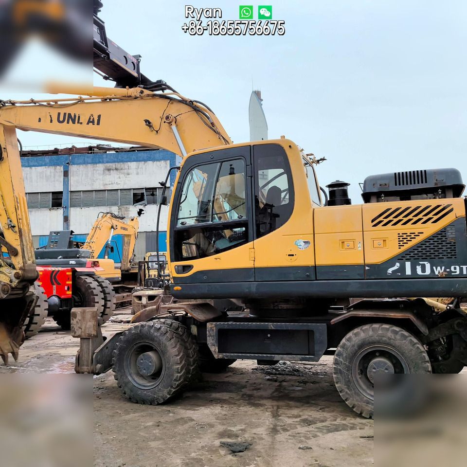 2019 Hyundai R210W-9S wheel excavator side view