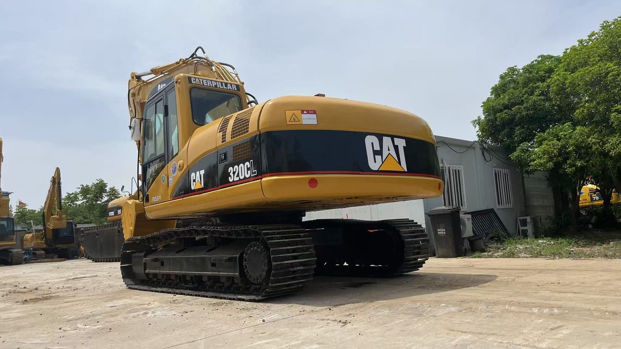2020 Caterpillar 320CL paletli ekskavatör, arka üç çeyrek görünüm 2020 Caterpillar 320CL paletli ekskavatör, arka üç çeyrek görünüm