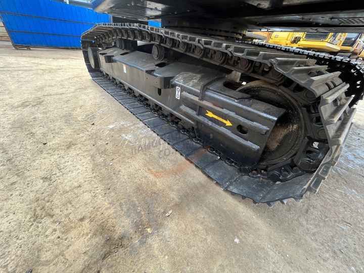 2013 Sany SY215C crawler excavator track assembly view 2013 Sany SY215C crawler excavator track assembly view