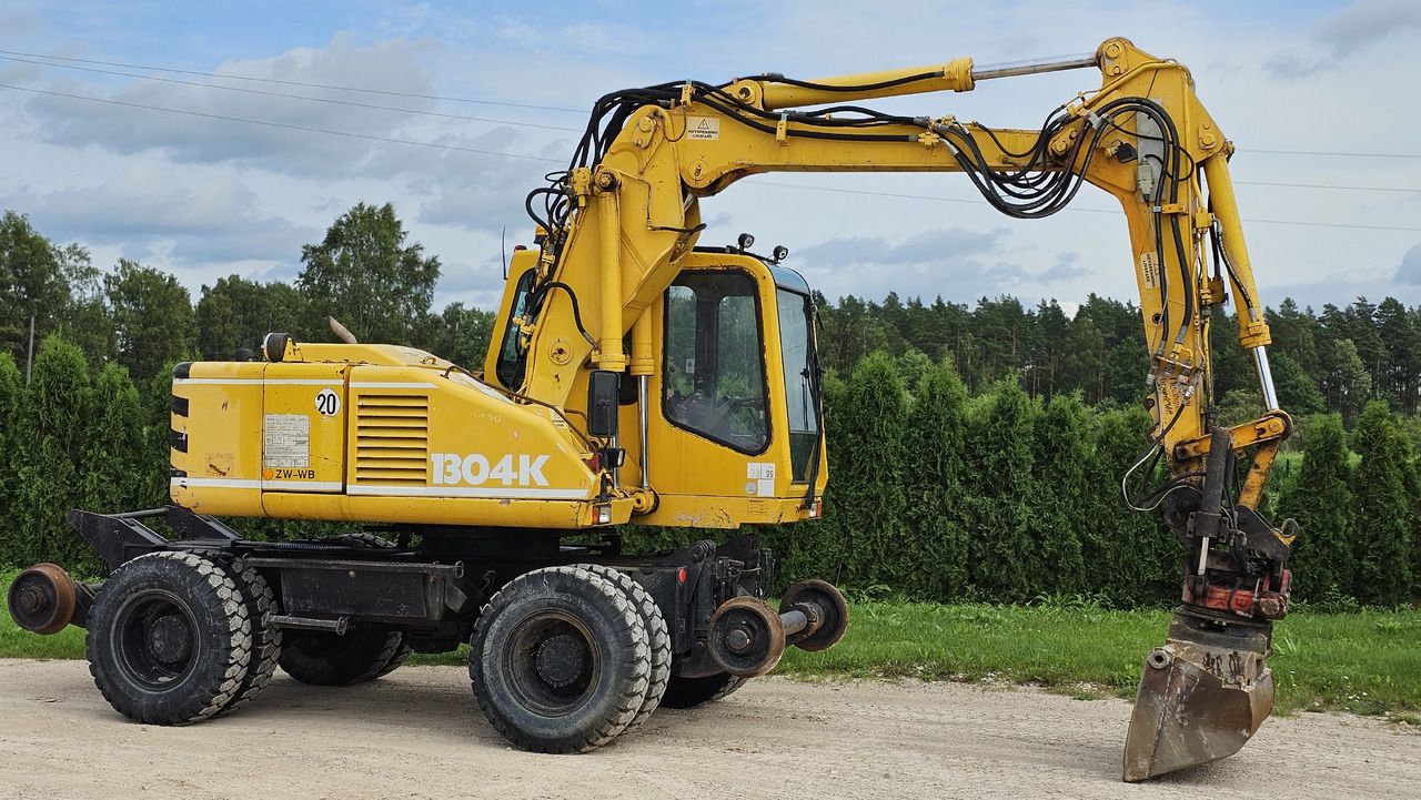 1996 Atlas 1304K wheel excavator, side view 1996 Atlas 1304K wheel excavator, side view
