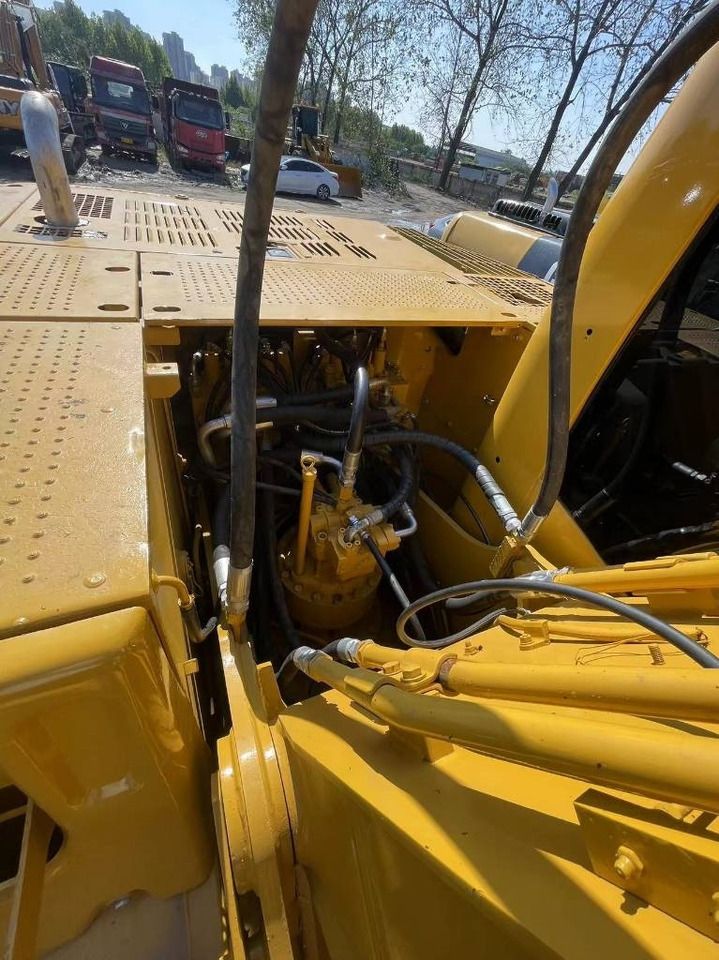 2020 Caterpillar 320C crawler excavator upper deck view