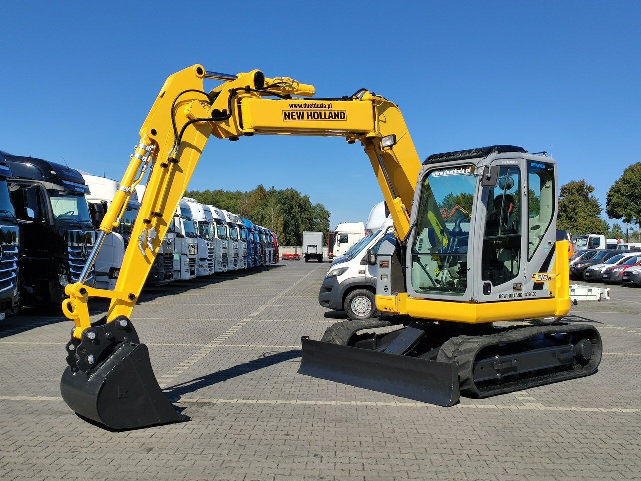 2012 New Holland E90B SR mini excavator, side profile view 2012 New Holland E90B SR mini excavator, side profile view