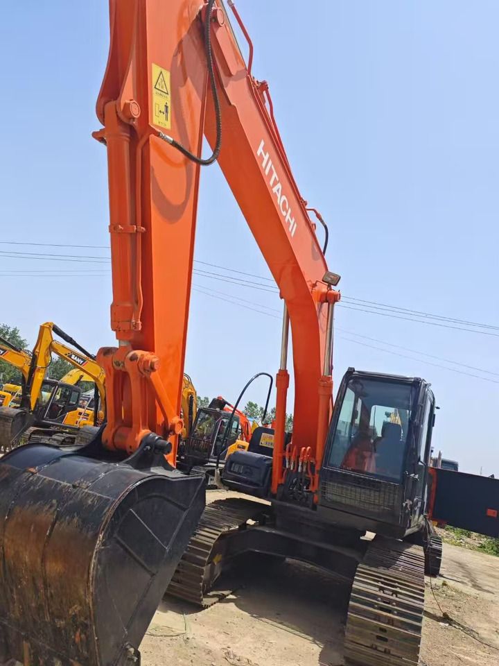 2020 Hitachi ZX160LC-7 crawler excavator, front three-quarter view 2020 Hitachi ZX160LC-7 crawler excavator, front three-quarter view