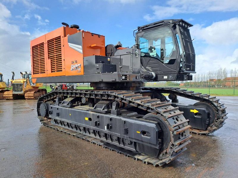 2025 Hitachi ZX890 LC R-7 crawler excavator, side view 2025 Hitachi ZX890 LC R-7 crawler excavator, side view