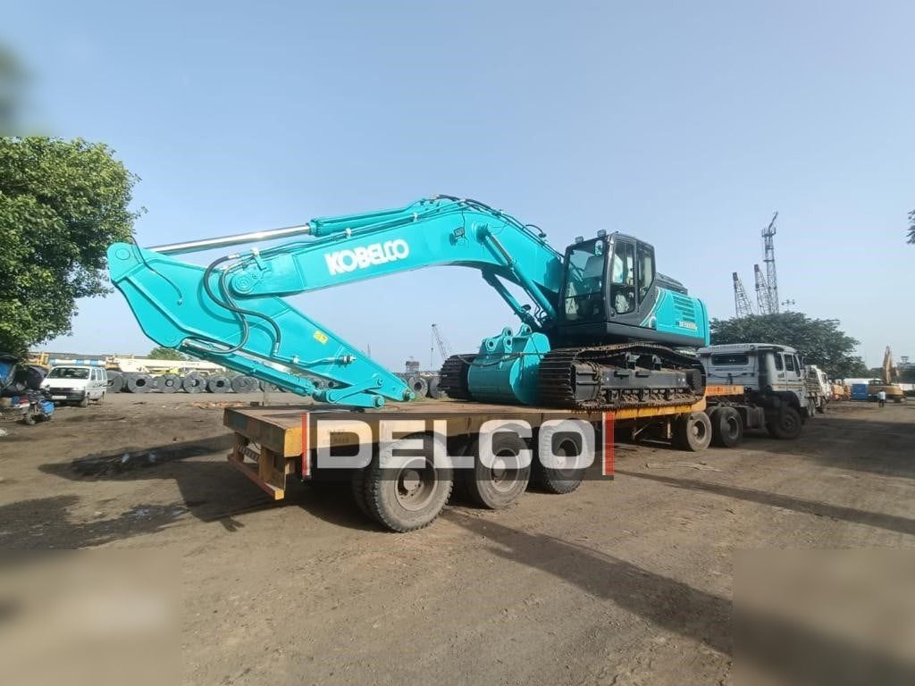 2026 Kobelco SK380XDLC-10 crawler excavator side view 2026 Kobelco SK380XDLC-10 crawler excavator side view
