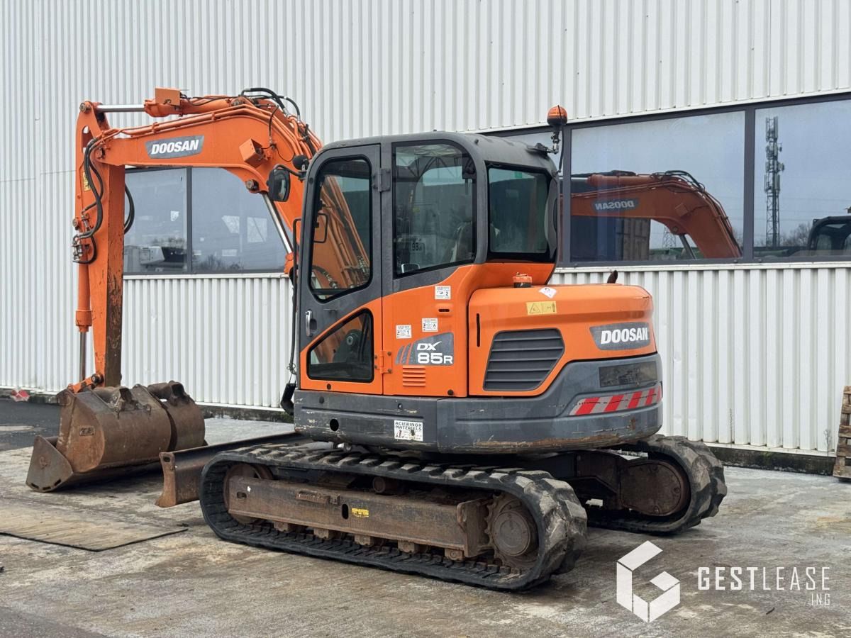 2017 Doosan DX85R-3 mini excavator, side view 2017 Doosan DX85R-3 mini excavator, side view