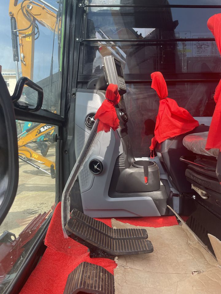 2024 Sany SY75C Crawler Excavator interior view 2024 Sany SY75C Crawler Excavator interior view