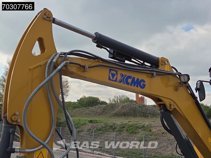 2025 Yanmar XE35 E mini excavator, side view 2025 Yanmar XE35 E mini excavator, side view