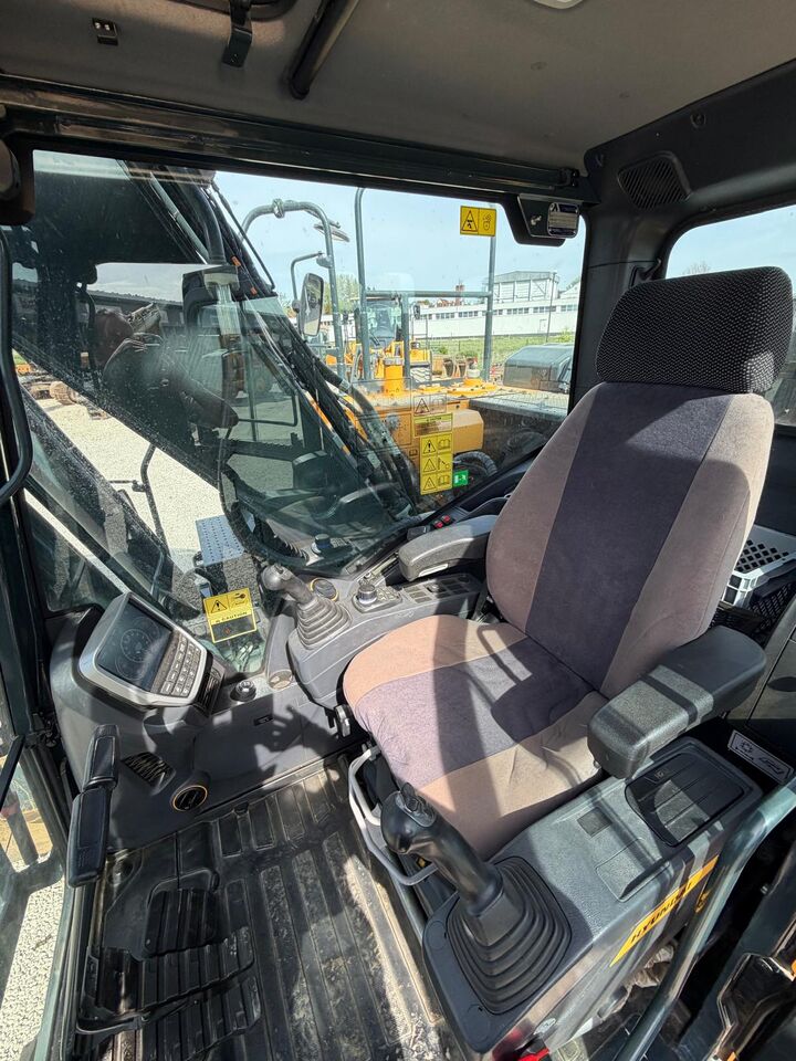 2022 Hyundai HX210AL crawler excavator interior cab view 2022 Hyundai HX210AL crawler excavator interior cab view
