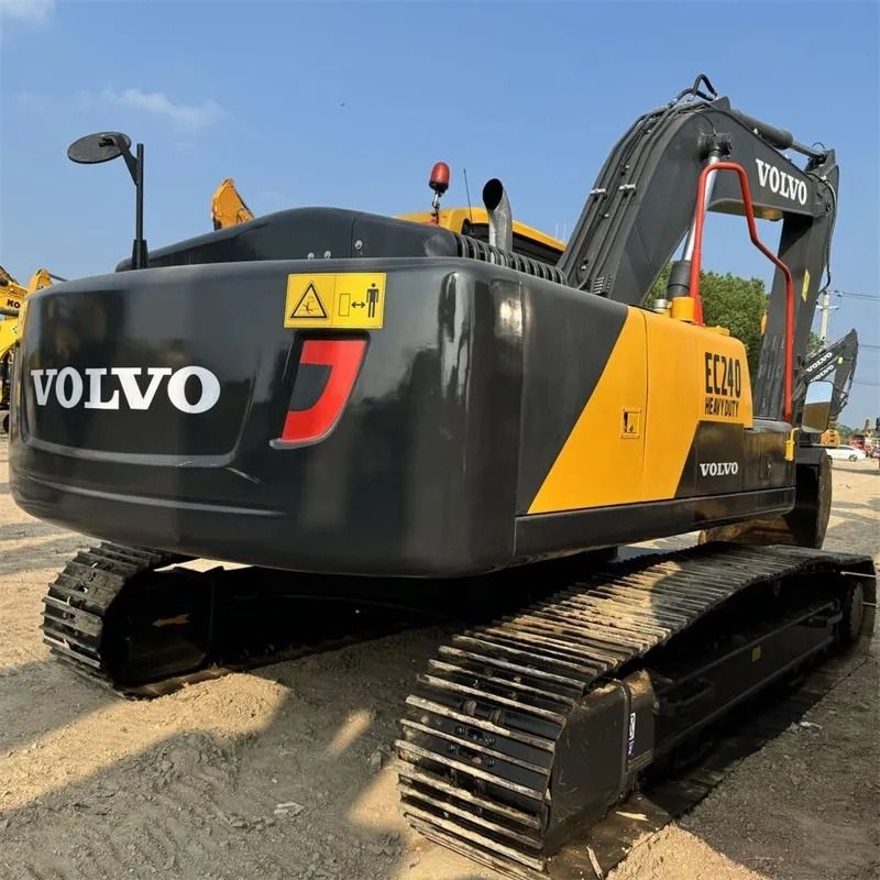 Volvo EC240 crawler excavator, rear three-quarter view Volvo EC240 crawler excavator, rear three-quarter view