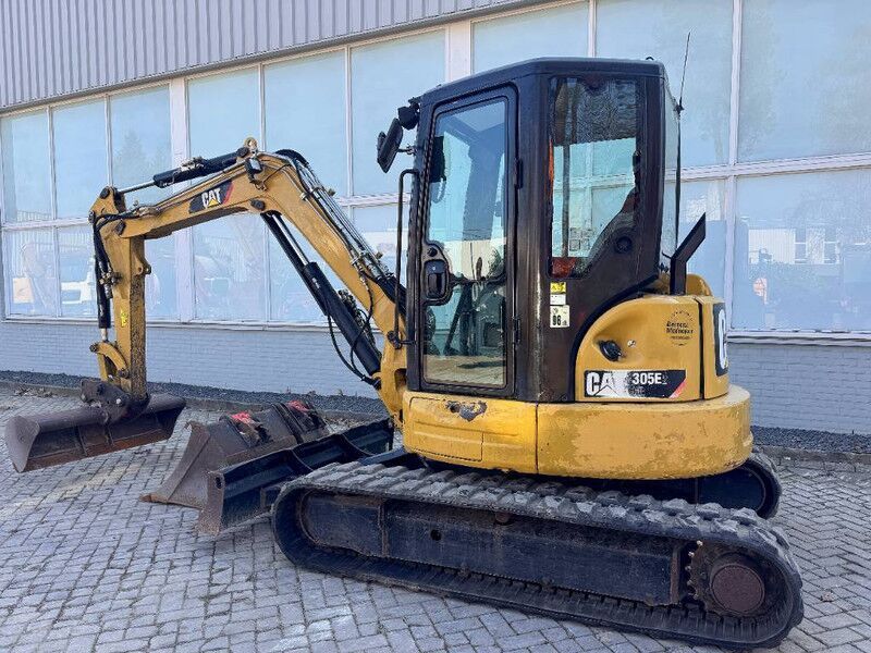 2016 Caterpillar 305E mini excavator, side view 2016 Caterpillar 305E mini excavator, side view