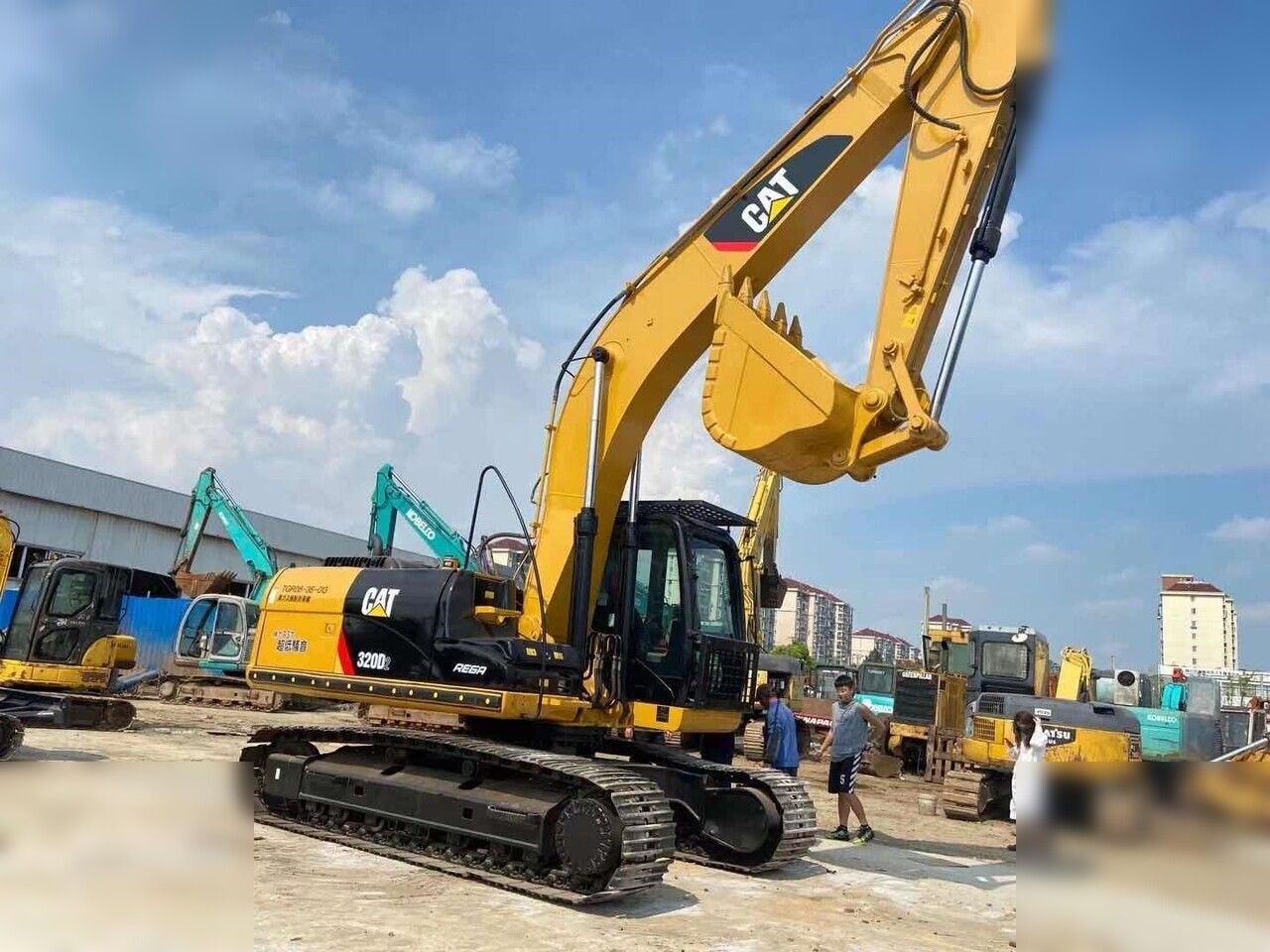2019 Caterpillar 320D2 pelle sur chenilles, vue de profil