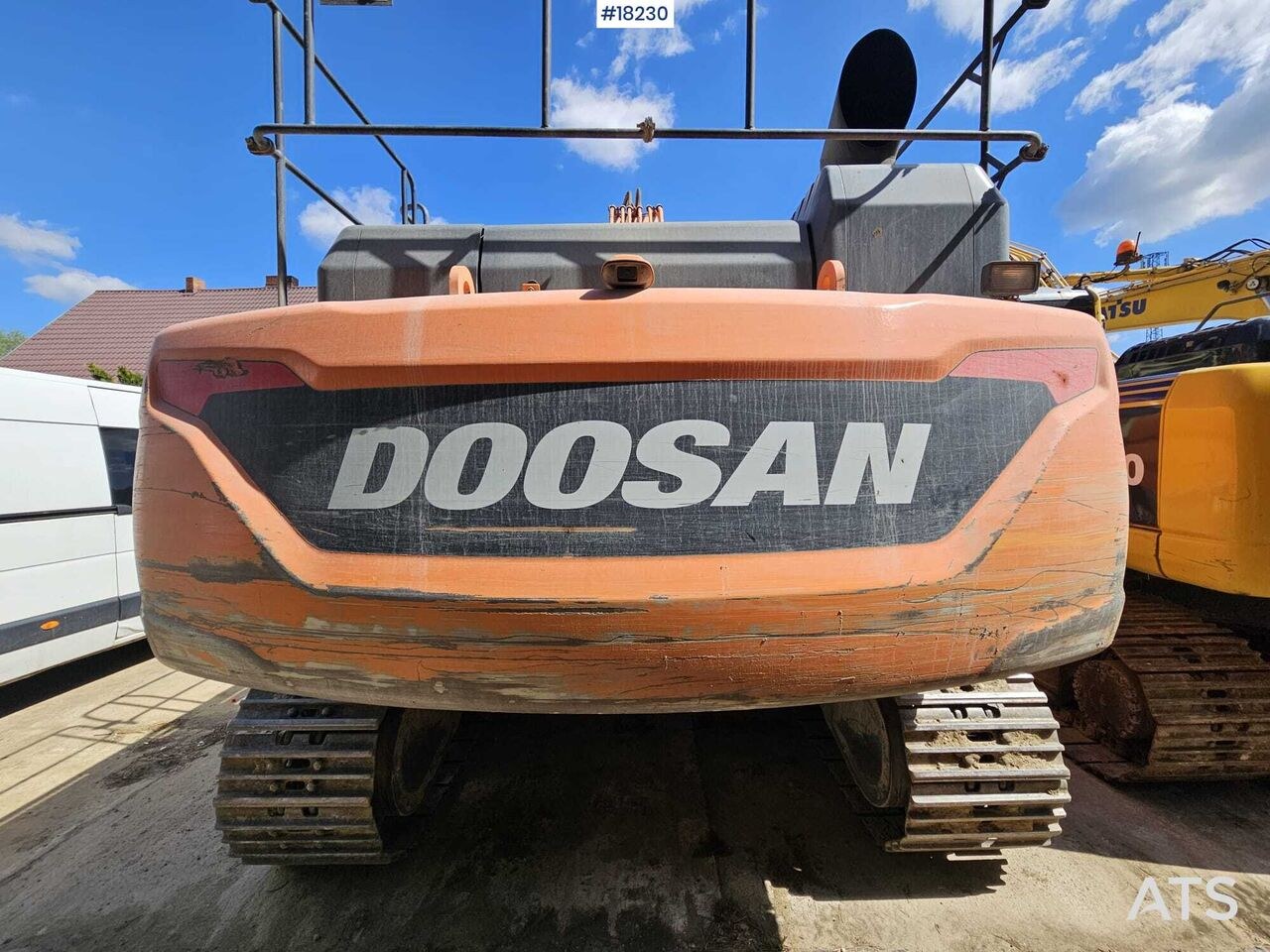 2015 Doosan DX500LC-5 crawler excavator, rear view 2015 Doosan DX500LC-5 crawler excavator, rear view