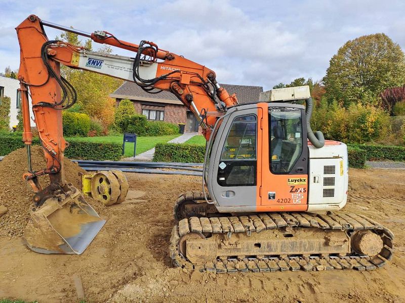 2007 Hitachi Zaxis 135 US crawler excavator, side view 2007 Hitachi Zaxis 135 US crawler excavator, side view