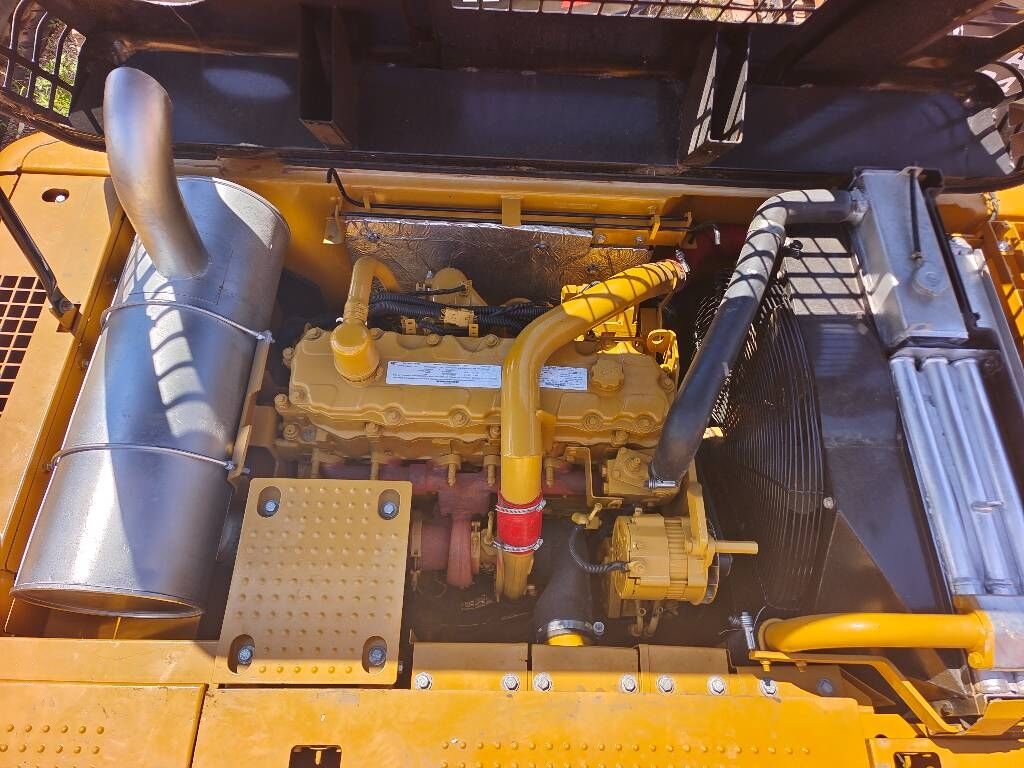 2024 Caterpillar 324D crawler excavator engine compartment view 2024 Caterpillar 324D crawler excavator engine compartment view