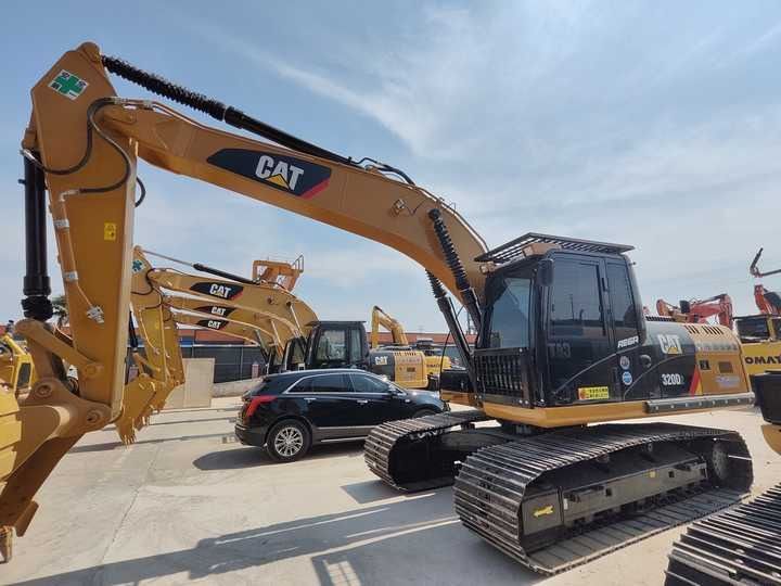 2023 Caterpillar 320E crawler excavator, side profile view 2023 Caterpillar 320E crawler excavator, side profile view