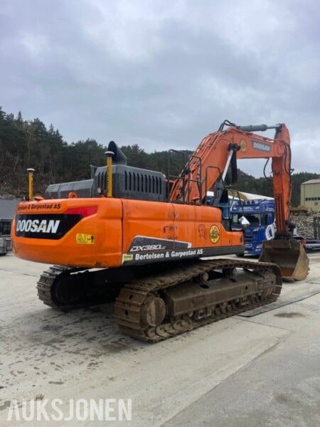 2018 Doosan DX380LC-5 crawler excavator rear three-quarter view 2018 Doosan DX380LC-5 crawler excavator rear three-quarter view