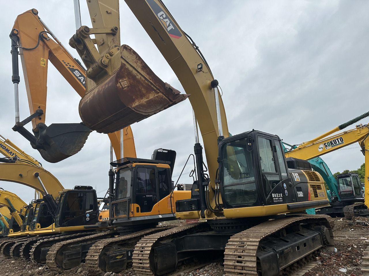 2019 Caterpillar 336D crawler excavator, front three-quarter view 2019 Caterpillar 336D crawler excavator, front three-quarter view