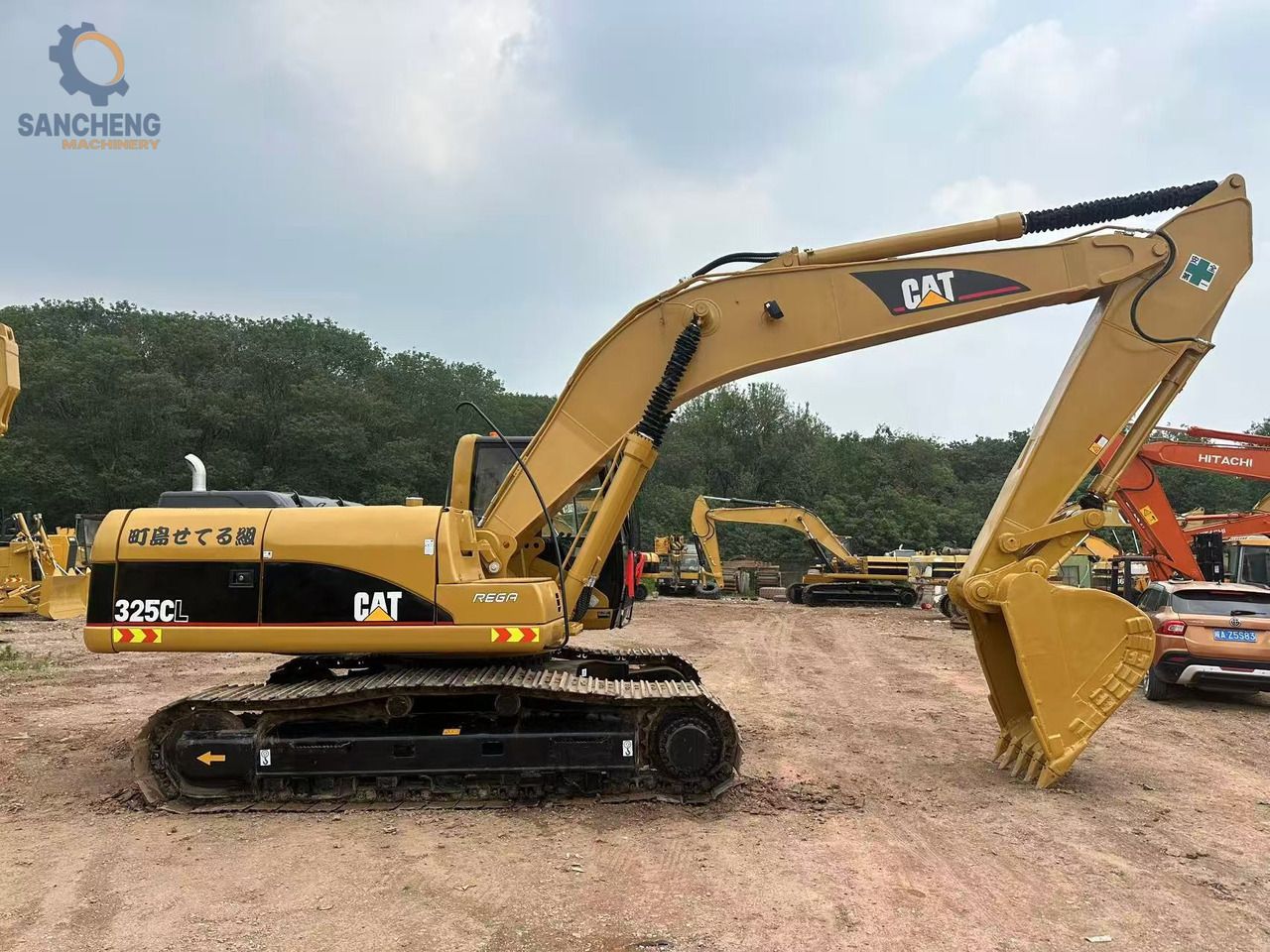 2018 Caterpillar 325CL crawler excavator, side profile view 2018 Caterpillar 325CL crawler excavator, side profile view