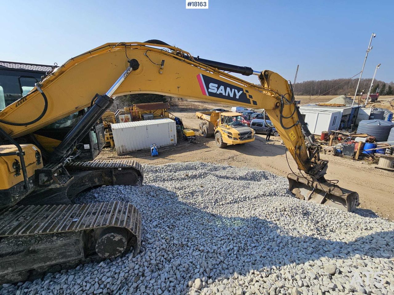 2022 Sany S215C LC crawler excavator side view 2022 Sany S215C LC crawler excavator side view