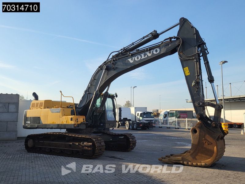 2013 Volvo EC380DL crawler excavator, rear three-quarter view 2013 Volvo EC380DL crawler excavator, rear three-quarter view