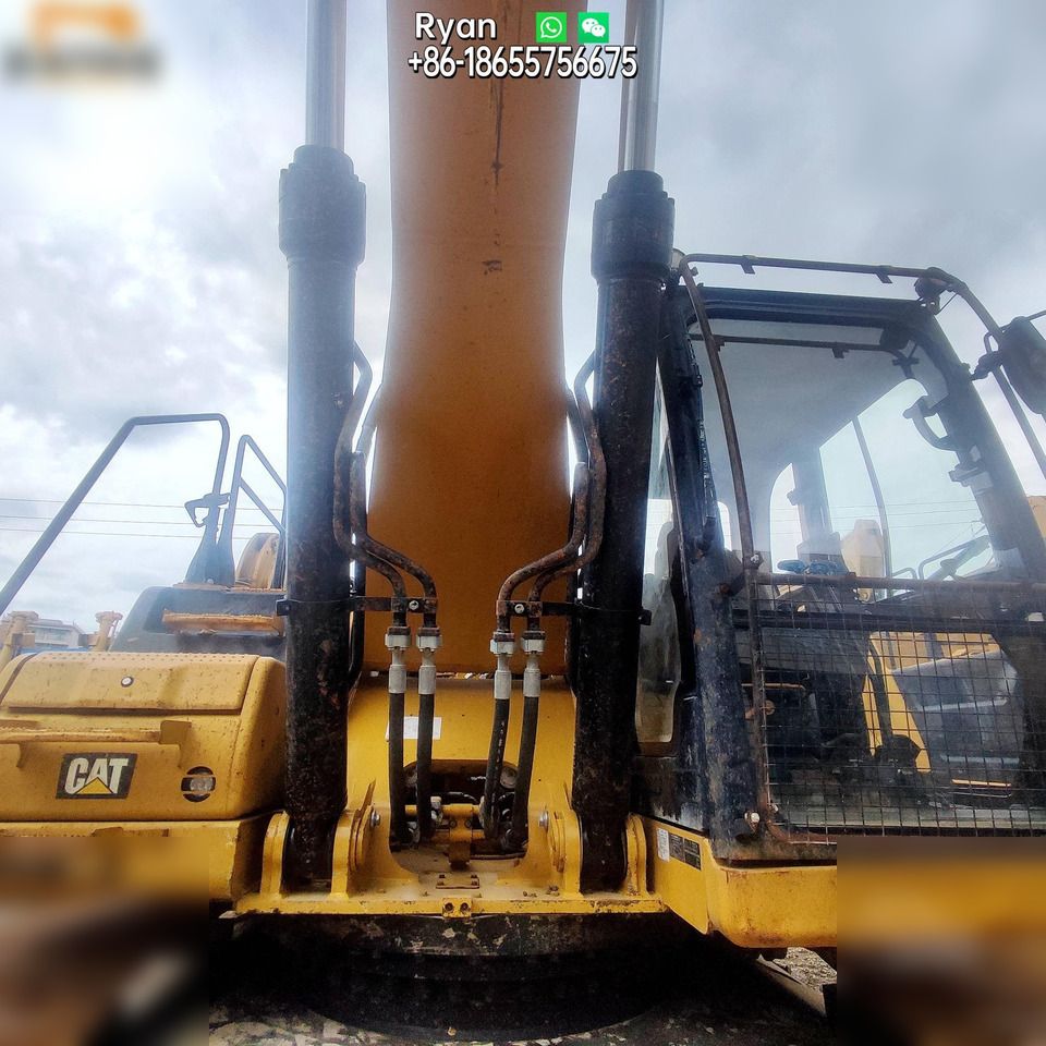 2019 Caterpillar 336GC crawler excavator front view of boom and cab
