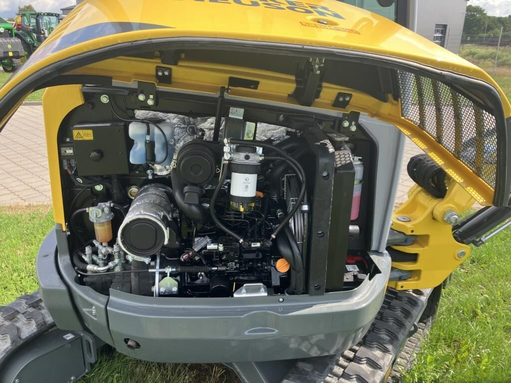 2022 Wacker Neuson ET16 mini excavator engine compartment view 2022 Wacker Neuson ET16 mini excavator engine compartment view