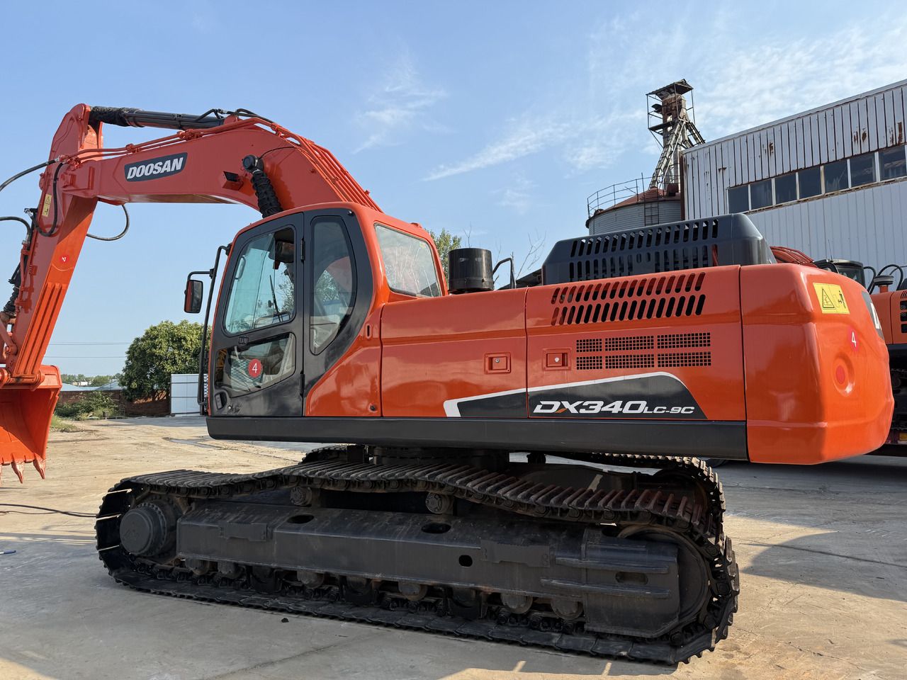 2024 Doosan DX340LC-9C crawler excavator, side view 2024 Doosan DX340LC-9C crawler excavator, side view