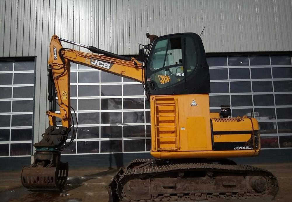 2010 JCB JS145HD material handler side view