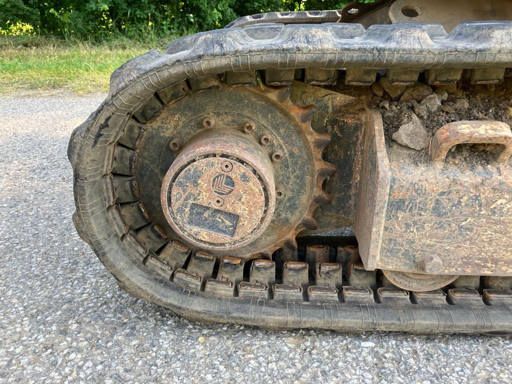 2013 Yanmar VIO25-4 mini excavator track drive detail 2013 Yanmar VIO25-4 mini excavator track drive detail