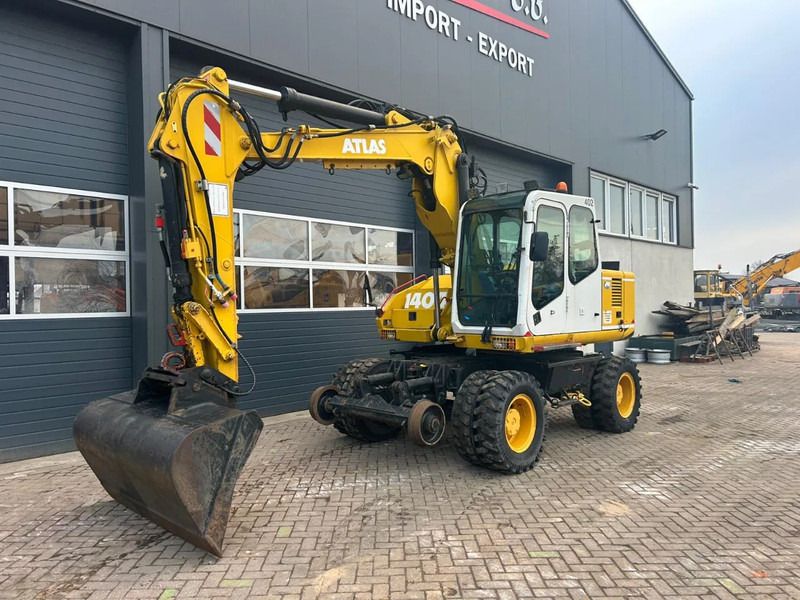 2000 Atlas 1404K wheel excavator, side view