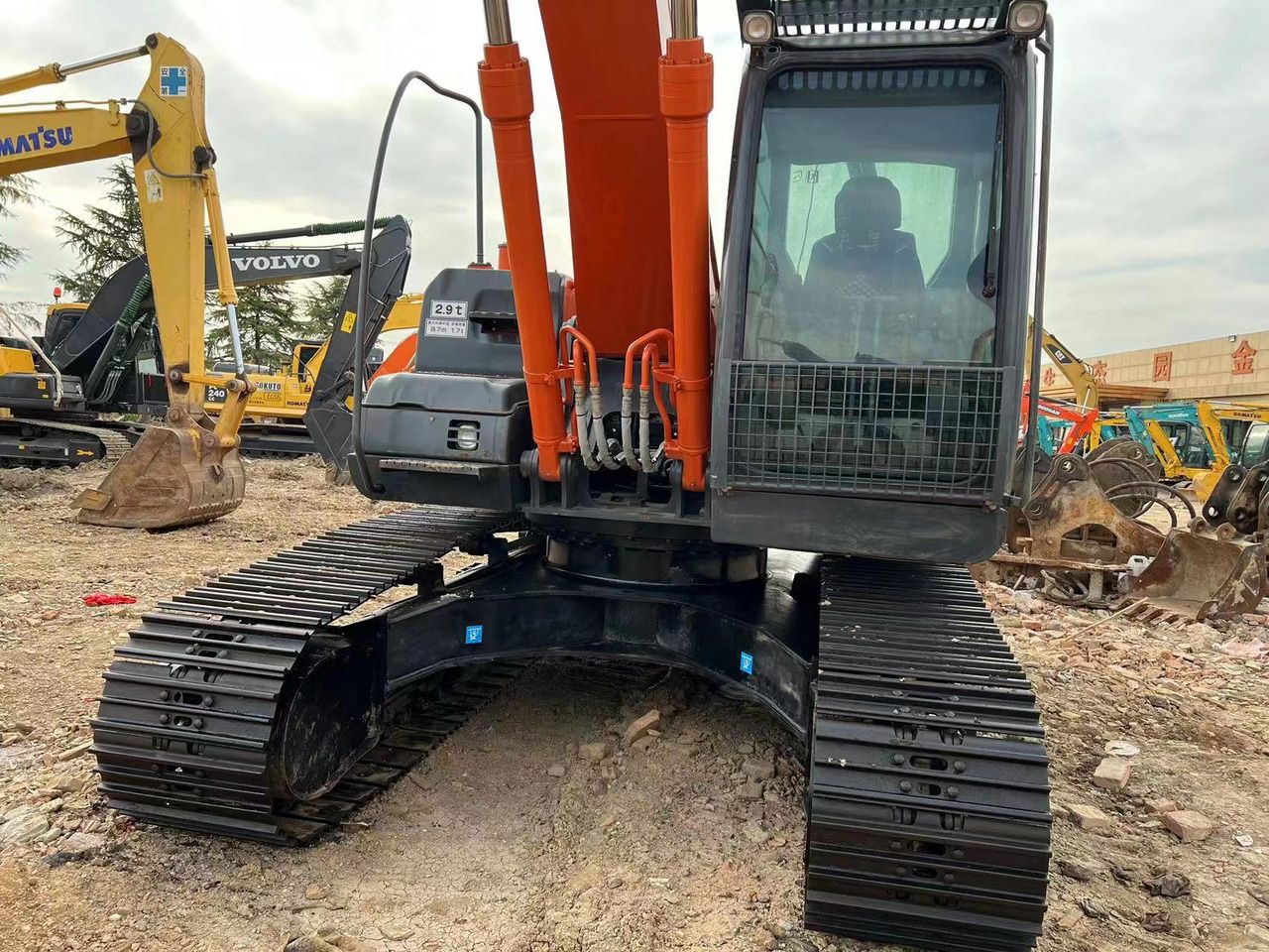 2018 Hitachi ZX200-3 crawler excavator, front view 2018 Hitachi ZX200-3 crawler excavator, front view