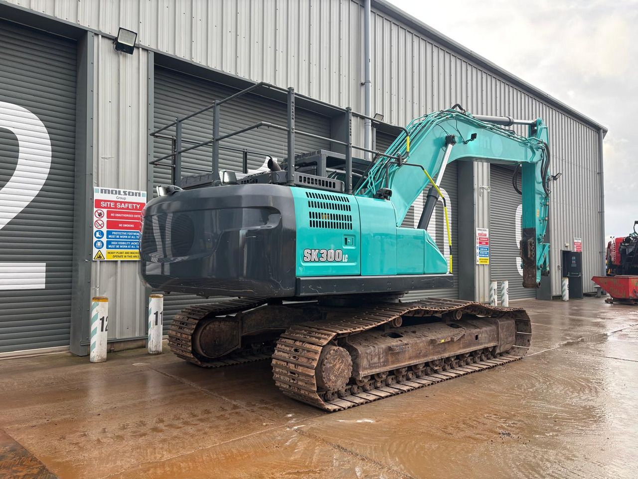 2022 Kobelco SK300LC-10E crawler excavator rear three-quarter view 2022 Kobelco SK300LC-10E crawler excavator rear three-quarter view