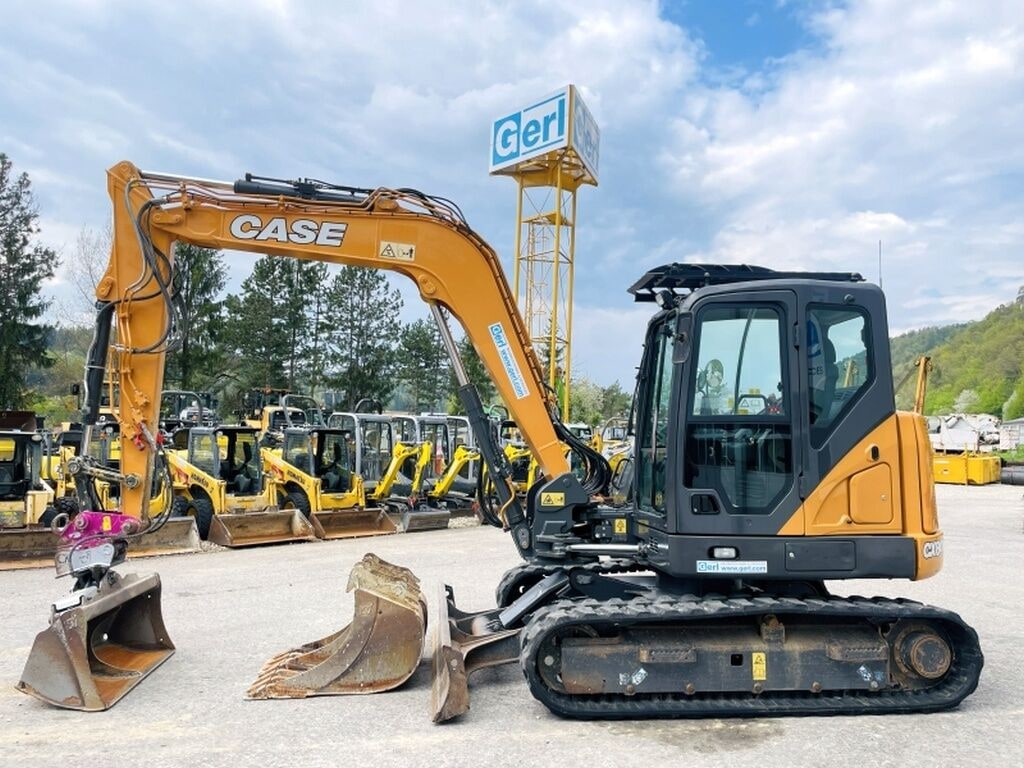 2018 CASE CX80C mini excavator, side view 2018 CASE CX80C mini excavator, side view