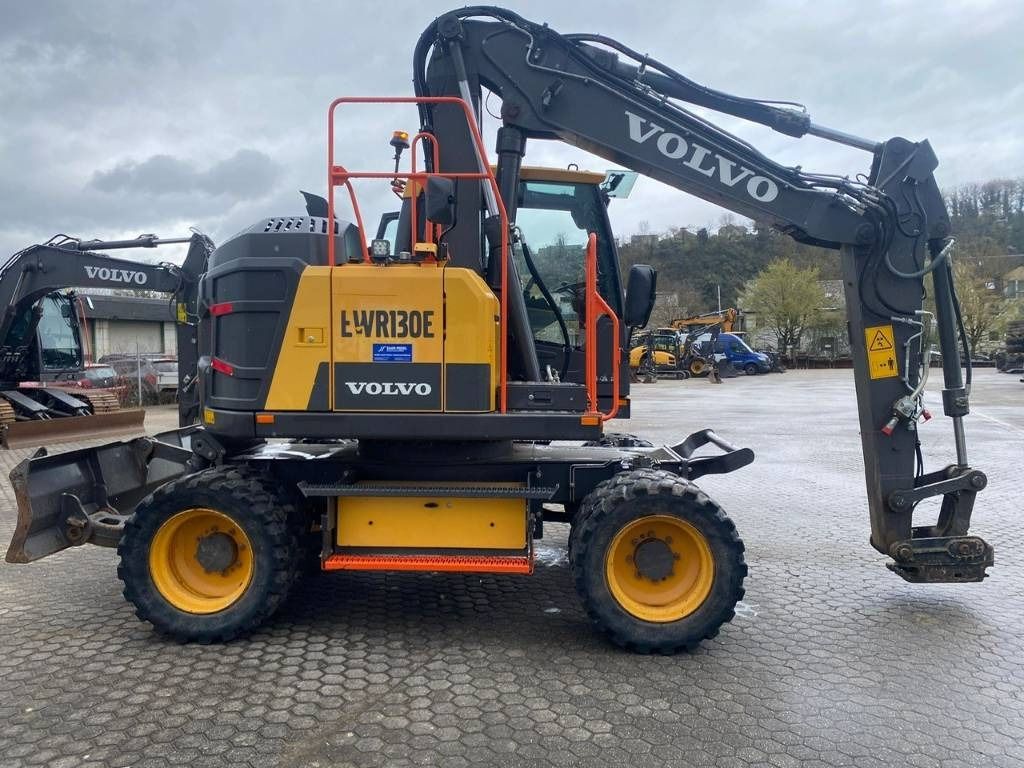2021 Volvo EWR 130 E wheel excavator, side view 2021 Volvo EWR 130 E wheel excavator, side view