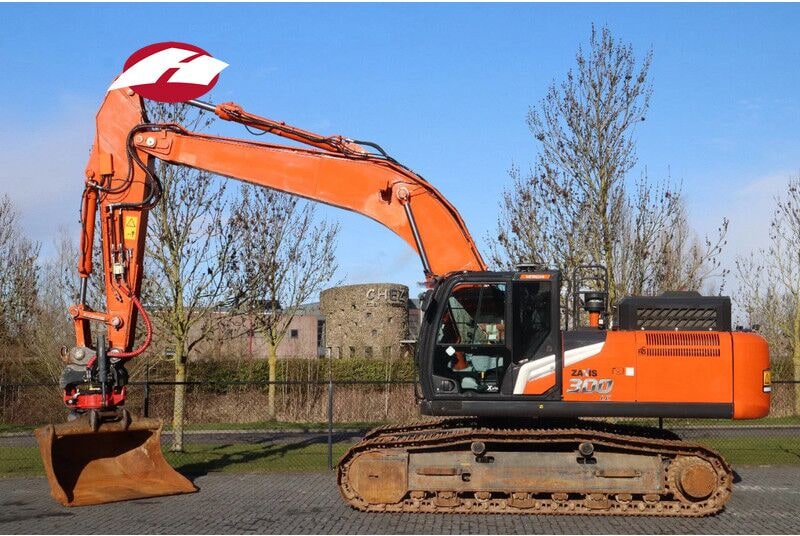 2021 Hitachi Zaxis 300 crawler excavator side view