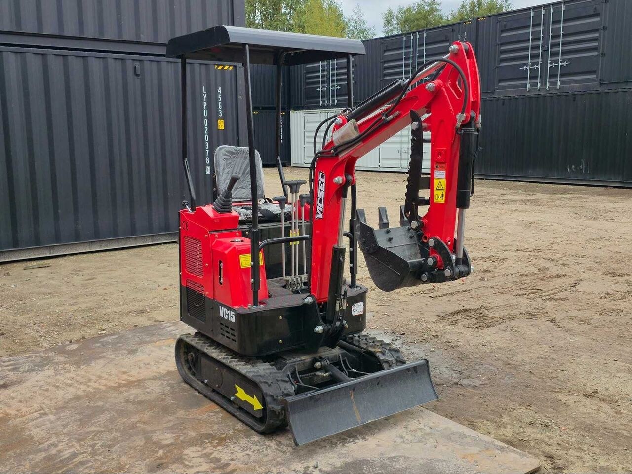 2025 Vicsec VC15 mini excavator front view 2025 Vicsec VC15 mini excavator front view
