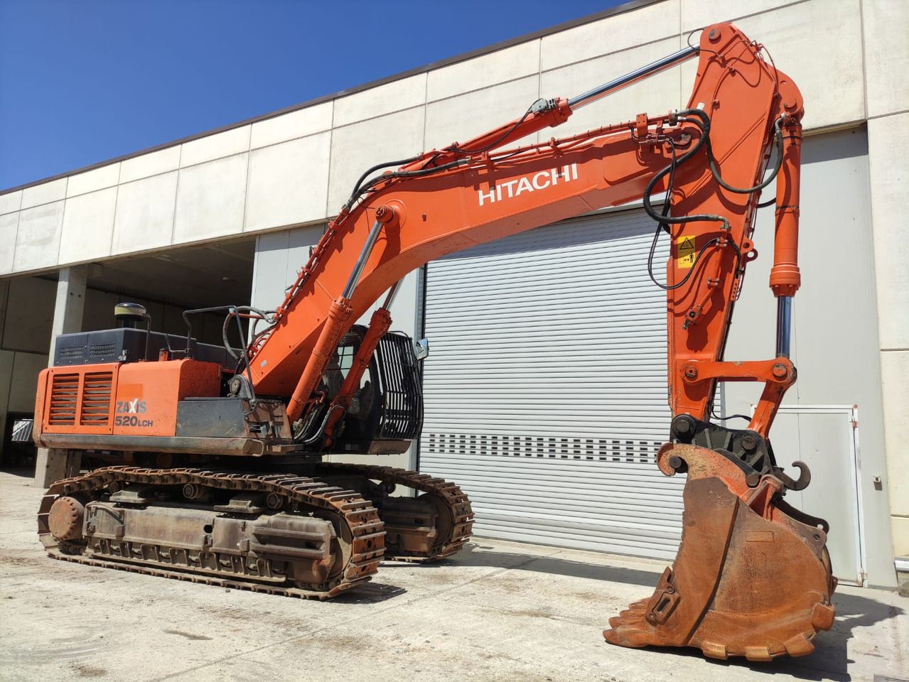 2015 Hitachi Zaxis 520LCH excavator, side profile view 2015 Hitachi Zaxis 520LCH excavator, side profile view