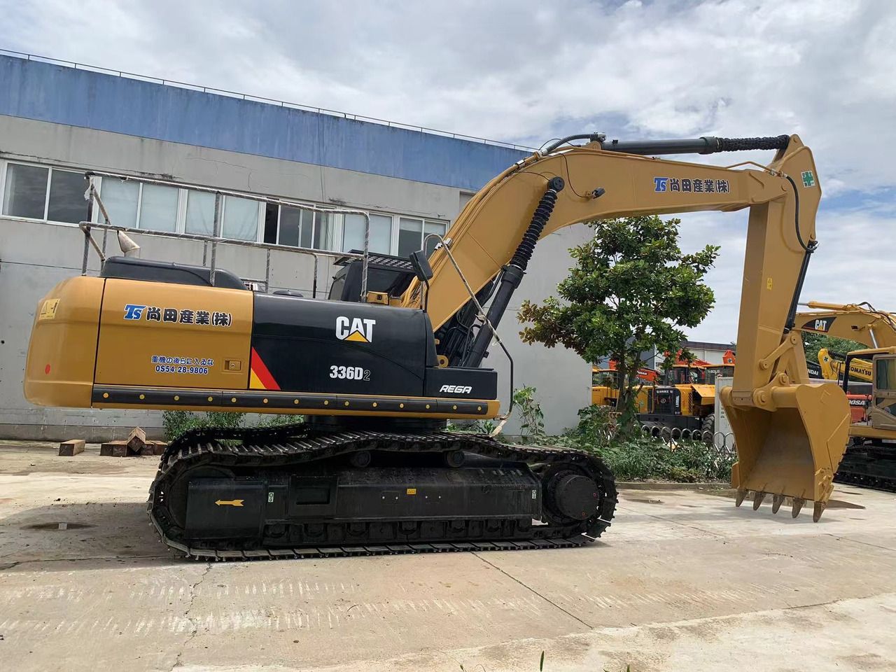 2023 Caterpillar 336D2 crawler excavator, side view