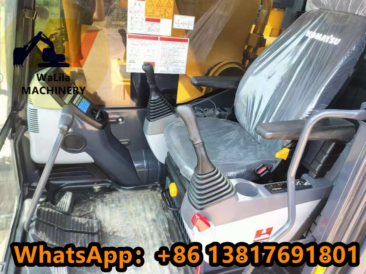 2022 Komatsu PC400-8 crawler excavator interior view 2022 Komatsu PC400-8 crawler excavator interior view