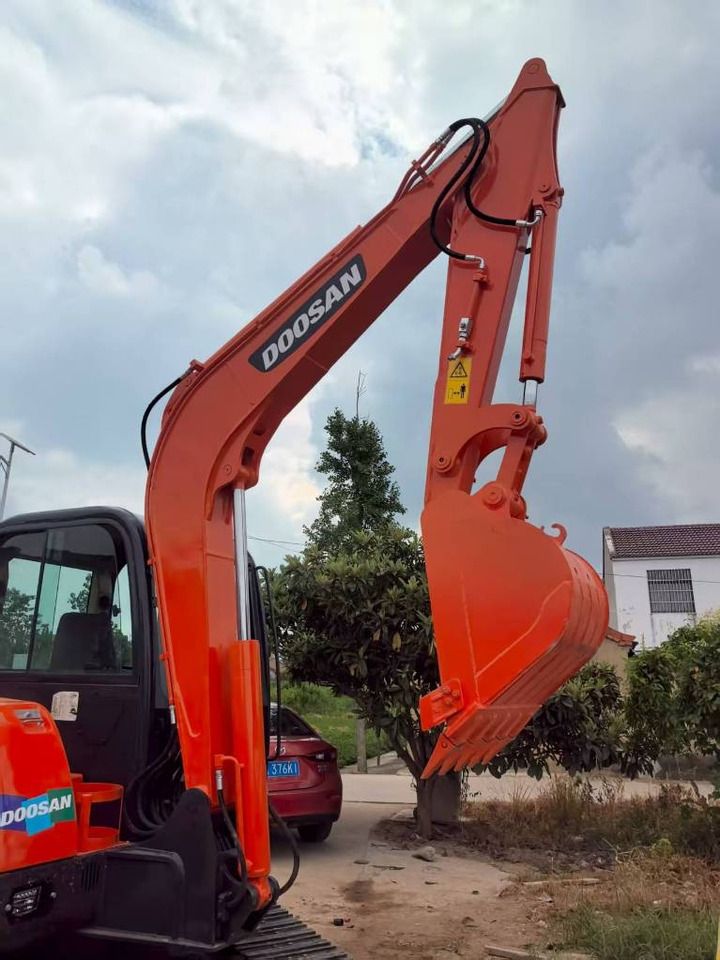 2025 Doosan DH60 mini excavator boom and bucket view